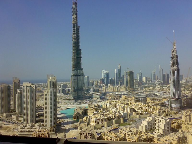 Бурдж халифа объединенные. Башня Бурдж Халифа. Бурдж Халифа 2009. Башня в Дубае Бурдж. Башня Нахиль Дубай.