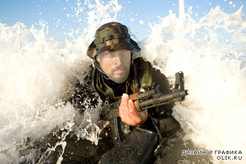  Шаблон для фотомонтажа - Военный с оружием в воде 