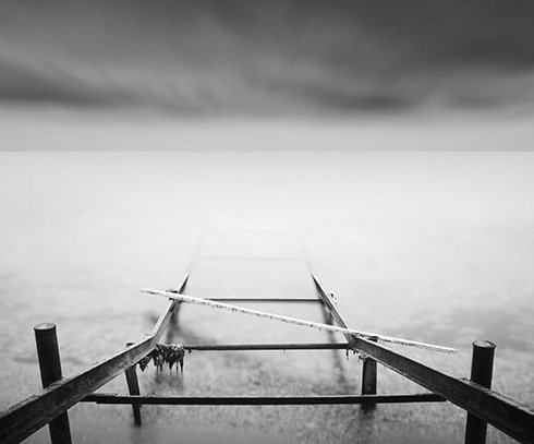 Красивые черно-белые фотографии у моря - картинки